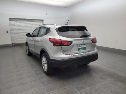 Brilliant Silver 2017 Nissan Rogue Sport SV