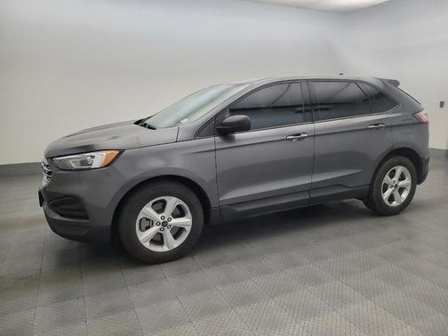 Gray 2021 Ford Edge SE
