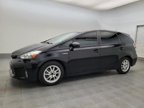 2017 Toyota Prius v Four