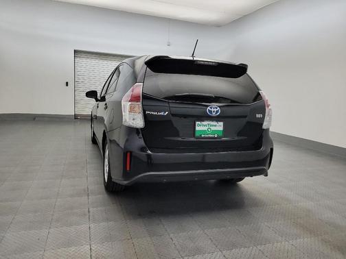 2017 Toyota Prius v Four