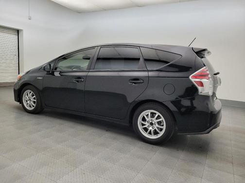 2017 Toyota Prius v Four