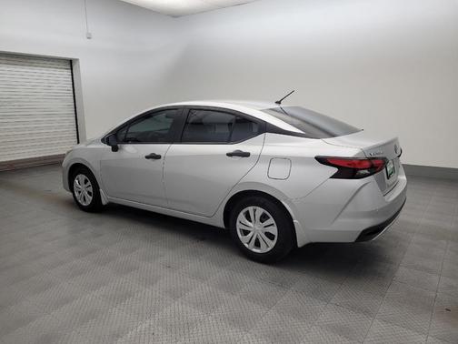 Brilliant Silver Metallic 2025 Nissan Versa 1.6 S