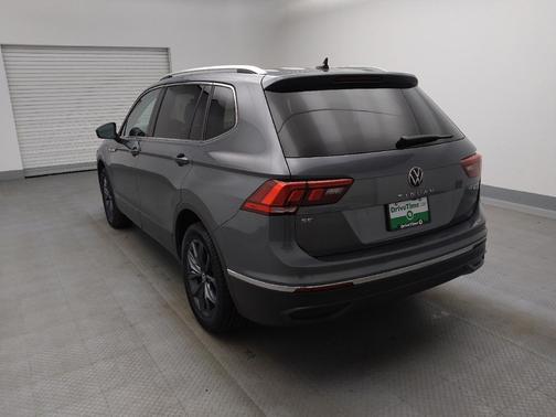 Platinum Gray Metallic 2023 Volkswagen Tiguan 2.0T SE 4MOTION