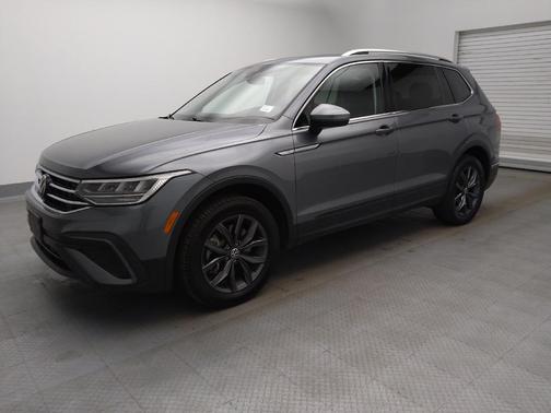 Platinum Gray Metallic 2023 Volkswagen Tiguan 2.0T SE 4MOTION