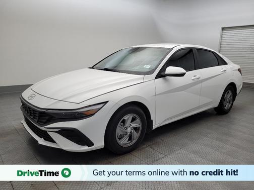 2024 Hyundai ELANTRA SE