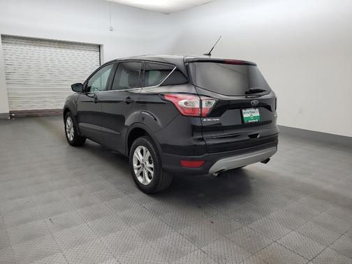 Ruby Red Metallic Tinted Clearcoat 2017 Ford Escape SE