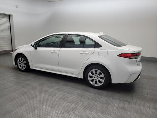 White 2022 Toyota Corolla LE
