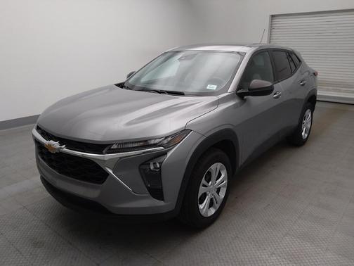 Sterling Gray Metallic 2025 Chevrolet Trax LS