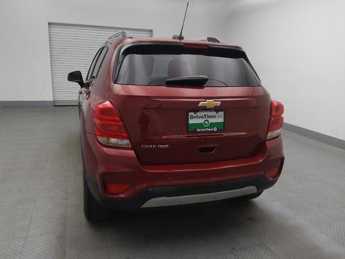 Red 2022 Chevrolet Trax LT