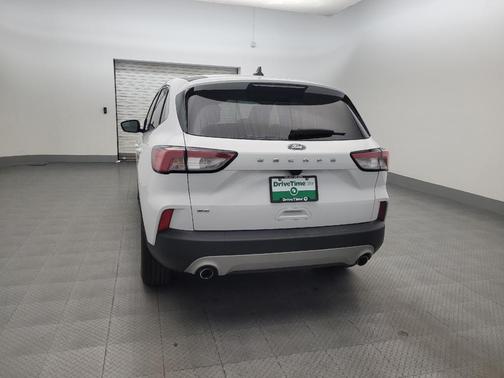 White 2022 Ford Escape SE