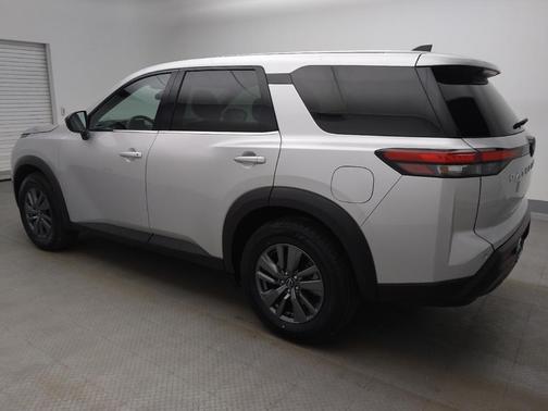 2023 Nissan Pathfinder S FWD