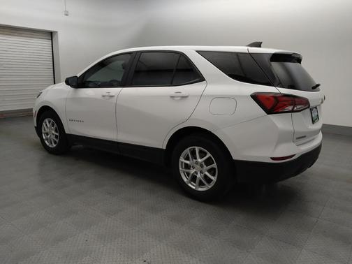 Summit White 2022 Chevrolet Equinox LS