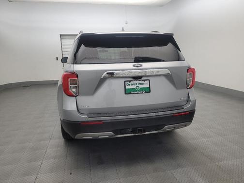 Iconic Silver Metallic 2020 Ford Explorer XLT