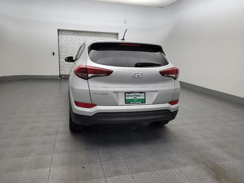 Chromium Silver 2016 Hyundai TUCSON SE