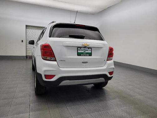 Summit White 2019 Chevrolet Trax LT