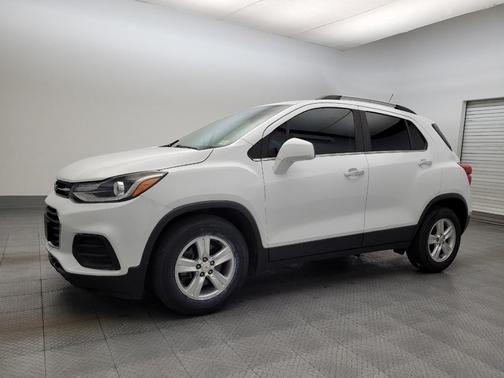 Summit White 2019 Chevrolet Trax LT