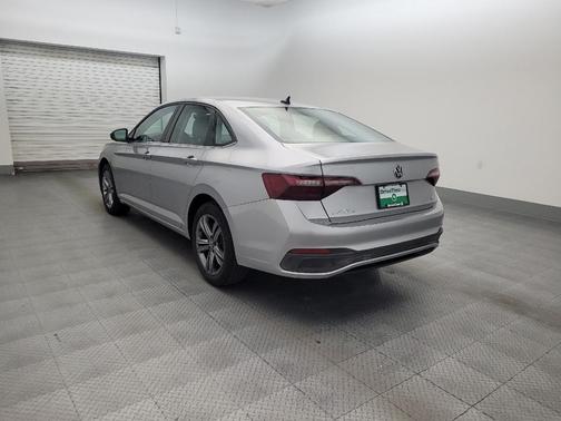 Gray 2022 Volkswagen Jetta 1.5T SE