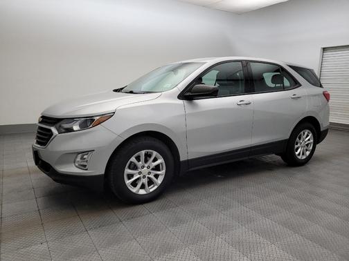 Silver Ice Metallic 2018 Chevrolet Equinox LS