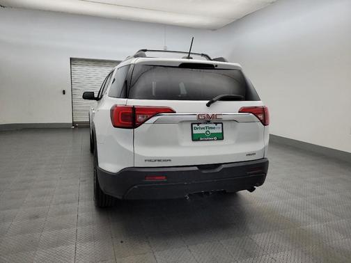 White 2019 GMC Acadia SLE-2