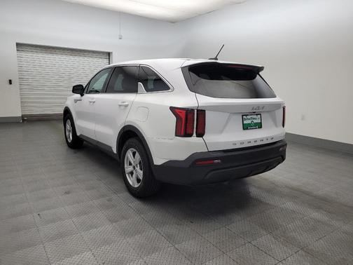 Glacial White Pearl 2022 Kia Sorento LX