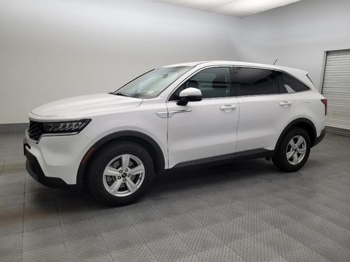 Glacial White Pearl 2022 Kia Sorento LX
