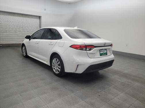 Ice Cap 2024 Toyota Corolla LE