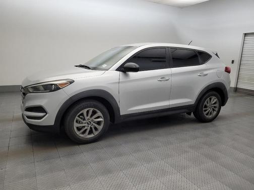 Chromium Silver 2016 Hyundai TUCSON SE