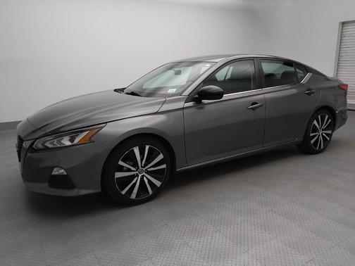 2022 Nissan Altima SR FWD