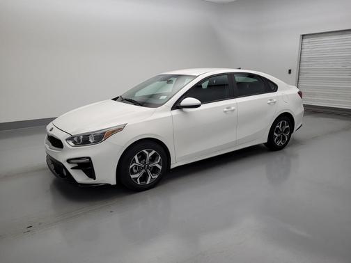 Photo 2 of 32 of 2019 Kia Forte LXS