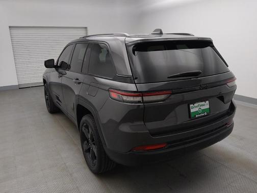 2022 Jeep Grand Cherokee Altitude