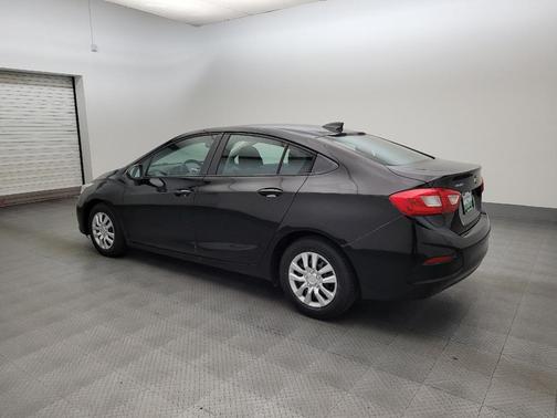 Mosaic Black Metallic 2017 Chevrolet Cruze LS