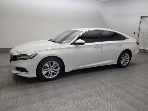 Platinum White Pearl 2018 Honda Accord LX