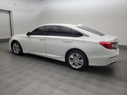 Platinum White Pearl 2018 Honda Accord LX