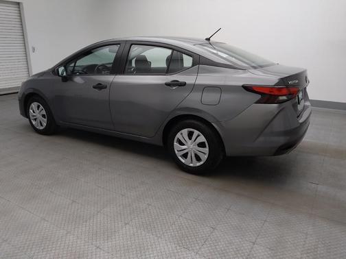 Gun Metallic 2025 Nissan Versa 1.6 S
