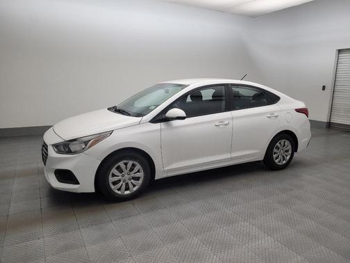 Frost White Pearl 2018 Hyundai Accent SE