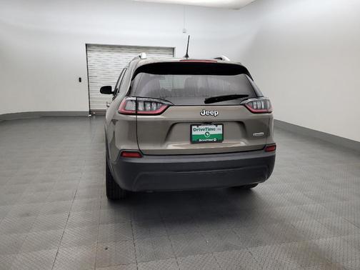 Light Brownstone Pearlcoat 2019 Jeep Cherokee Latitude Plus