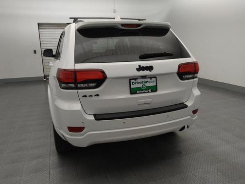 Bright White Clearcoat 2017 Jeep Grand Cherokee Altitude
