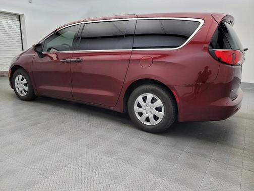 2021 Chrysler Voyager L