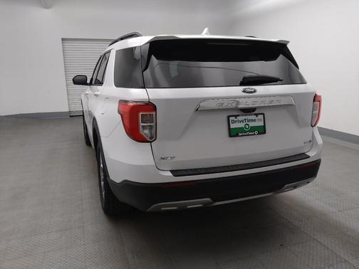 Oxford White 2020 Ford Explorer XLT