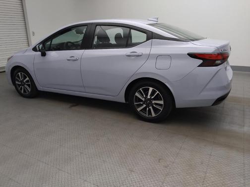 Gray Sky Pearl 2024 Nissan Versa 1.6 SV
