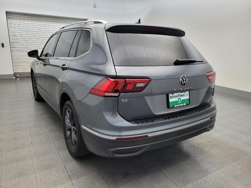 Platinum Gray Metallic 2023 Volkswagen Tiguan 2.0T SE