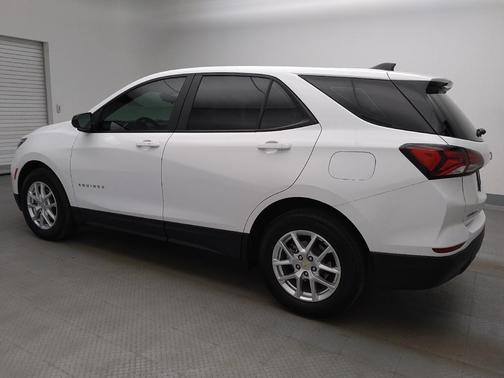 Summit White 2022 Chevrolet Equinox LS
