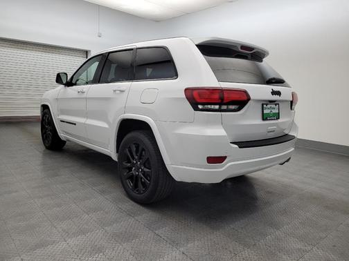 2022 Jeep Grand Cherokee Laredo