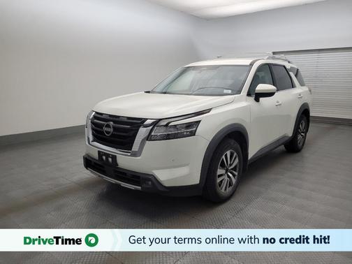 White 2022 Nissan Pathfinder SL 4WD