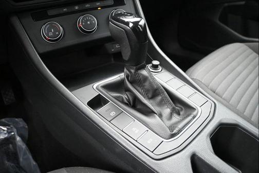 Pure White 2023 Volkswagen Jetta 1.5T S