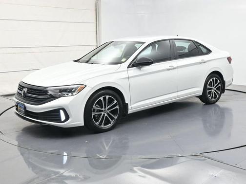 Pure White 2023 Volkswagen Jetta 1.5T Sport