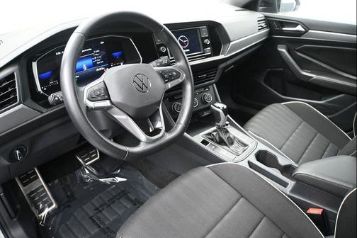 Pure White 2023 Volkswagen Jetta 1.5T Sport