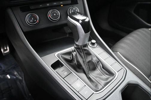 Pure White 2023 Volkswagen Jetta 1.5T Sport