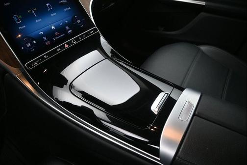 Polar White 2024 Mercedes-Benz GLC 300 4MATIC