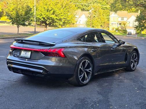 2022 Audi e-tron GT Prestige